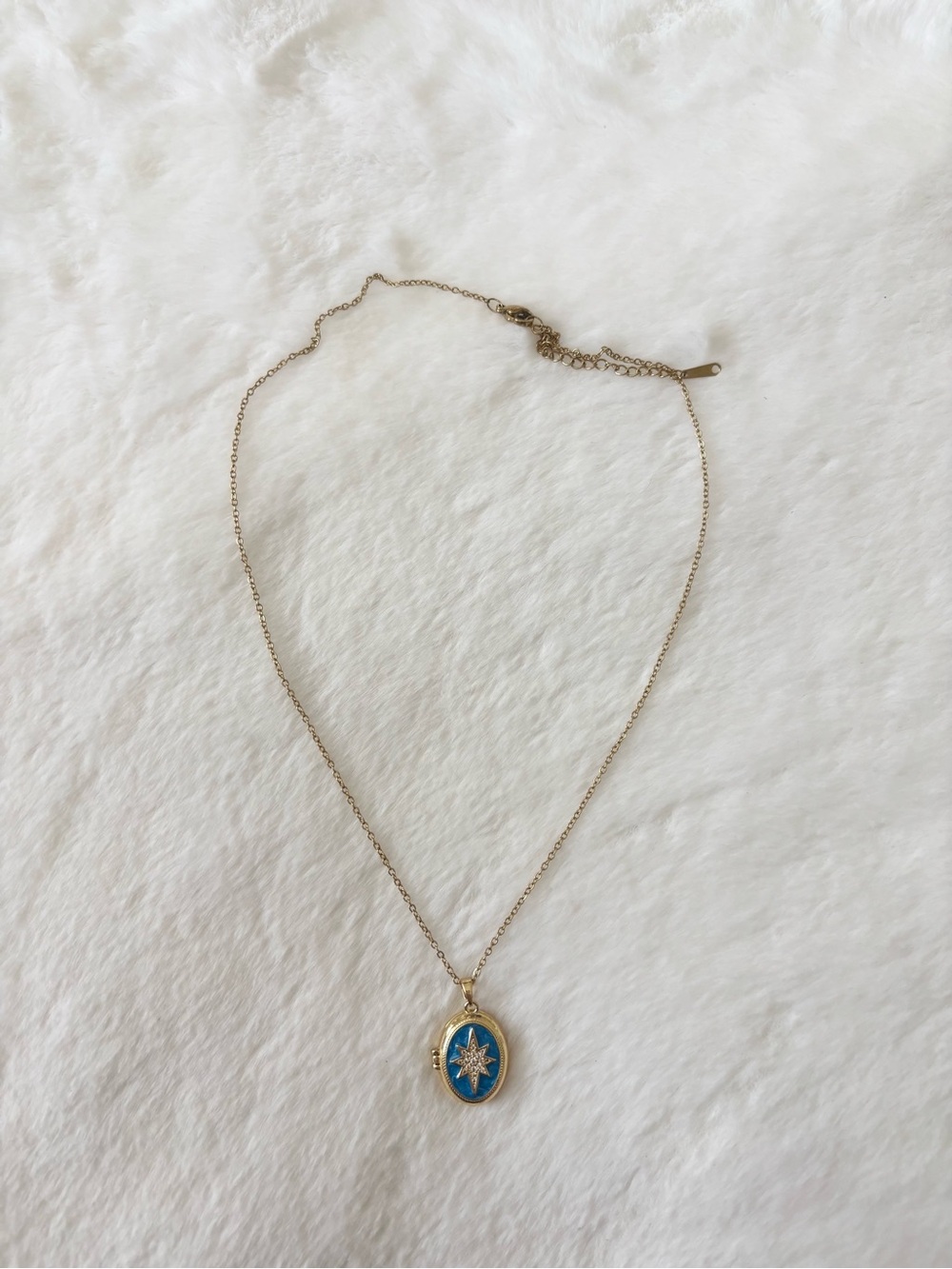 5/$15 🩷 MUST BUNDLE Gold Locket Necklace with Blue Starburst Pendant - Picture 4 of 6